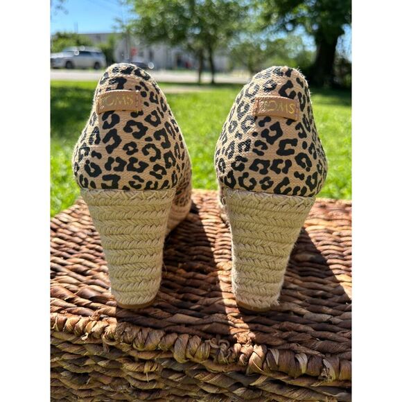Toms Peep Toe Wedge Sandal Natural Textured Small Leopard Print Size 10 - Picture 6 of 8